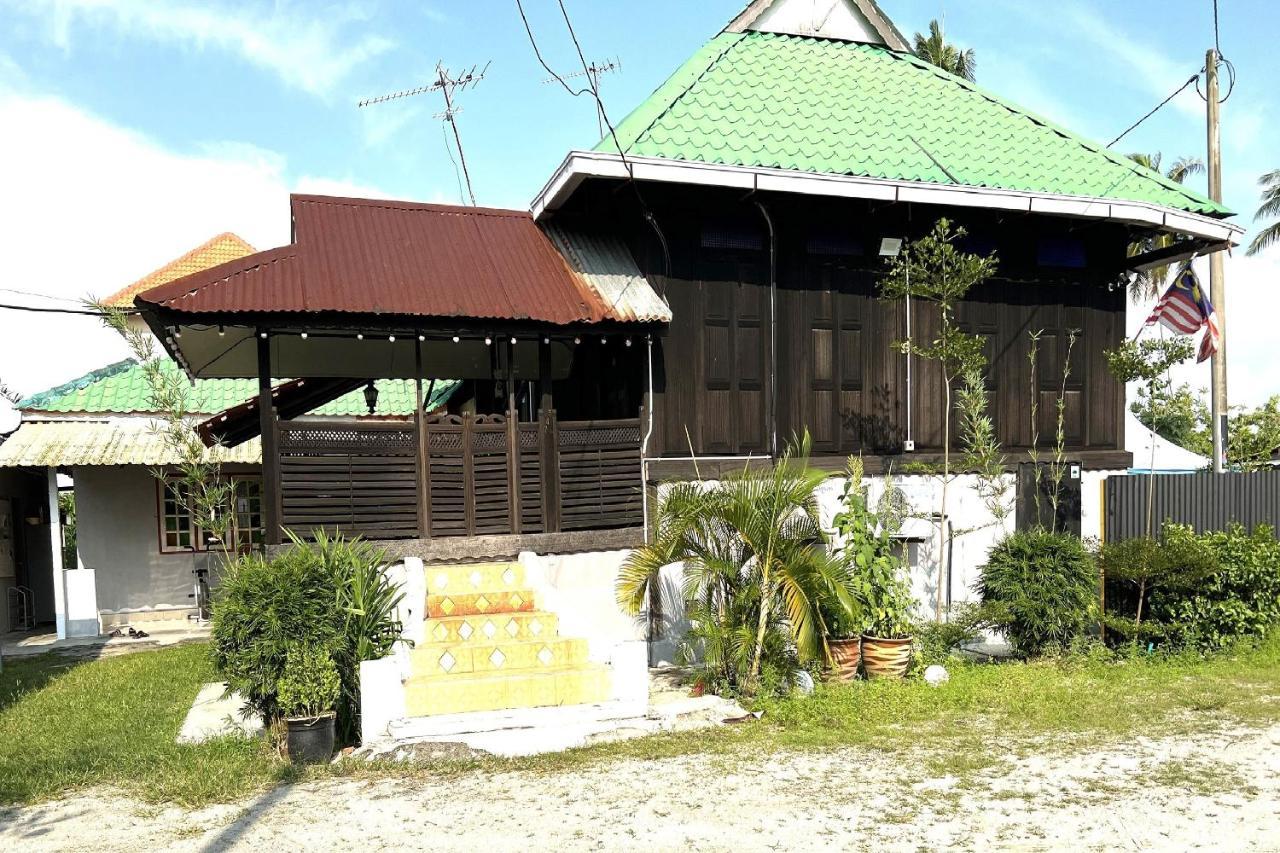 Oyo Home 90495 Homestay Kampung Kota Aur Sungai Petani Exteriör bild